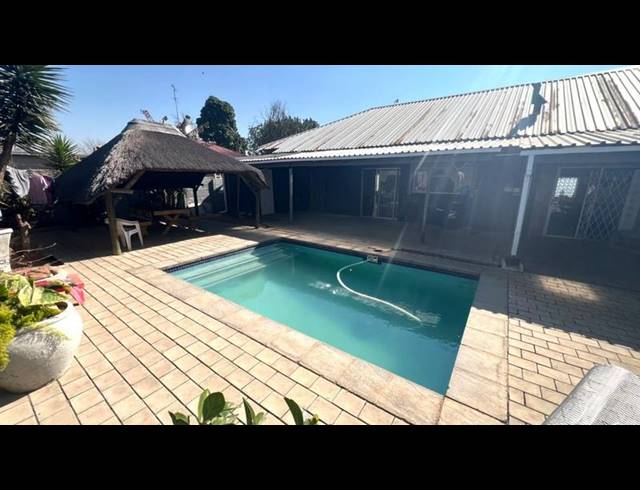 5 BEDROOM HOUSE FOR SALE IN BRAKPAN CENTRAL